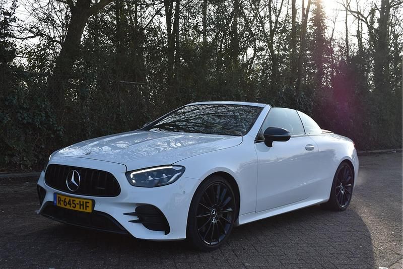 Occasion Mercedes E200 AMG line 2021 Wit Cabriolet
