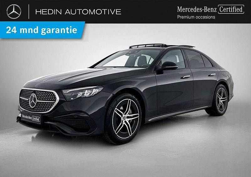 Zwart Gebruikt 2024 Mercedes E300 AMG line Sedan | € 61.900 (Duur) - Afbeelding 1/4