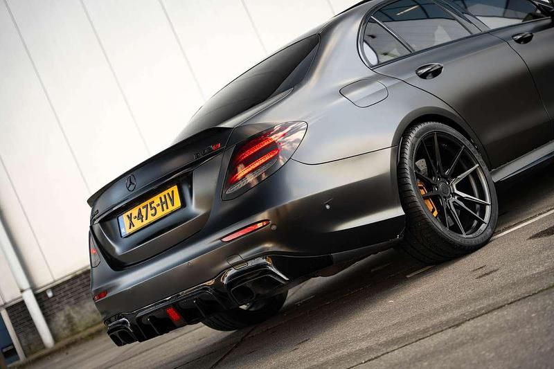 Wit Gebruikt 2018 Mercedes E63 AMG AMG Sedan | € 74.950 (Eerlijke prijs) - Afbeelding 1/4