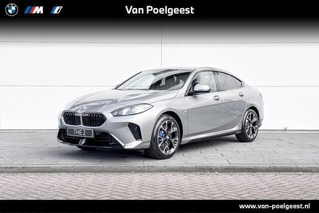 Skyscraper grey metallic (grijs metallic) Nieuw 2025 BMW 220 M Sport Coupé | € 56.794 (Super prijs) - Afbeelding 1/4
