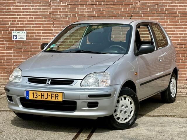 Grijs Gebruikt 2001 Honda Logo Hatchback | € 1.750 - Afbeelding 1/4