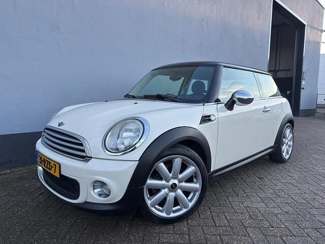 Wit Occasion 2011 Mini Cooper Hatchback | € 4.950 (Eerlijke prijs) - Afbeelding 1/4
