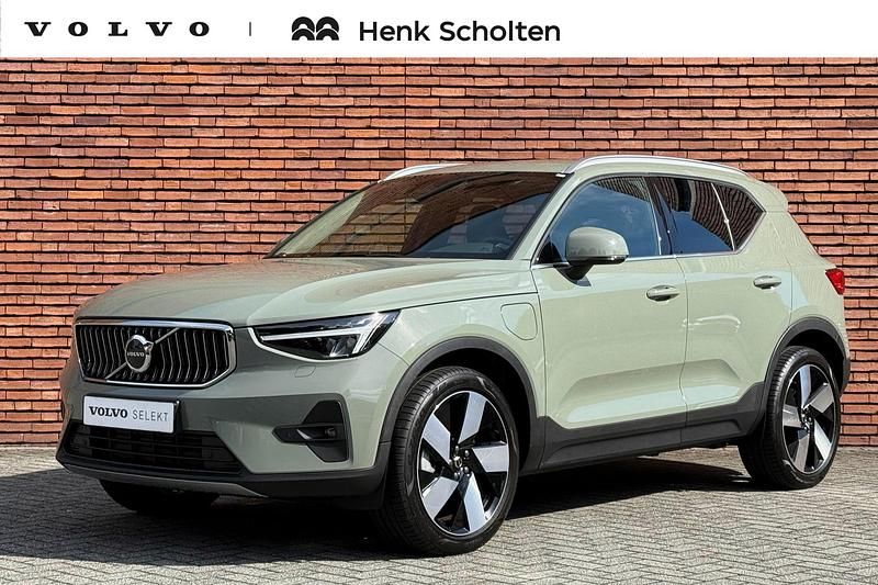 Groen Gebruikt 2022 Volvo XC40 Plus SUV | € 43.950 (Duur) - Afbeelding 1/4