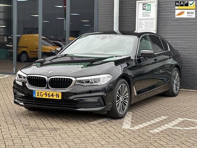 Zwart Occasion 2019 BMW 520 Executive Sedan | € 19.995 (Super prijs) - Afbeelding 1/4