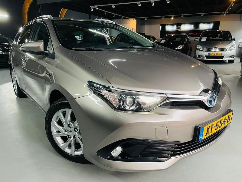 Occasion Toyota Auris 99 PK (72 kW) 2015 Bruin Stationwagen