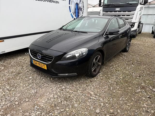 Zwart Gebruikt 2014 Volvo V40 Momentum Hatchback | € 3.350 (Super prijs) - Afbeelding 1/4