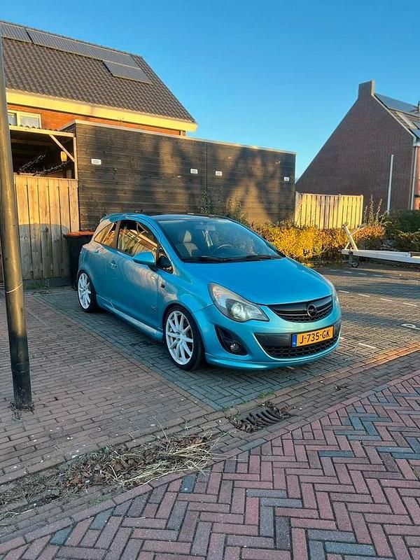 Occasion Opel Corsa 150 PK (110 kW) 2011 Blauw MPV