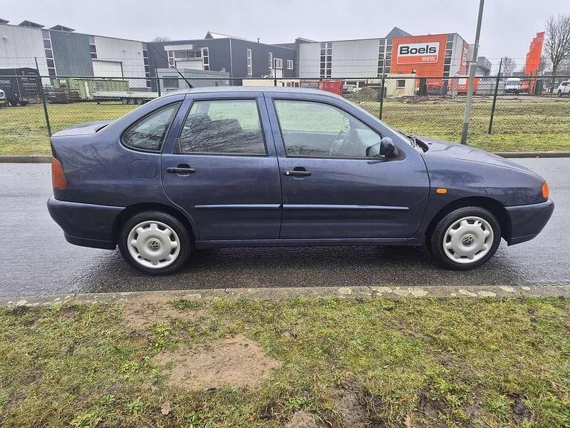 Occasion VW Polo 60 PK (44 kW) 1998 Blauw Sedan