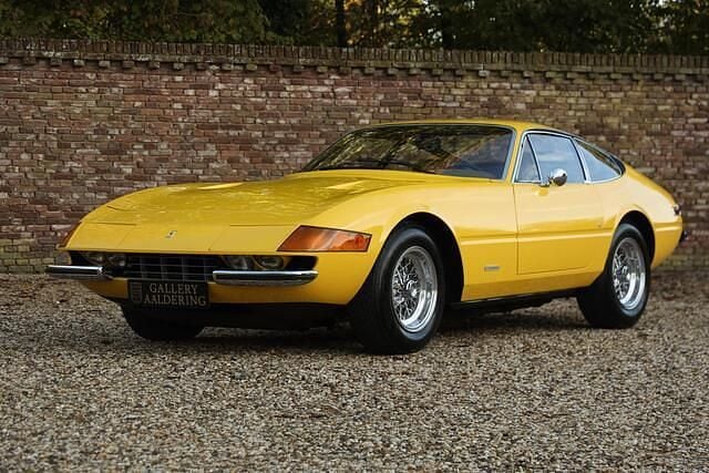Geel Gebruikt 1973 Ferrari Daytona | € 845.000 - Afbeelding 1/4
