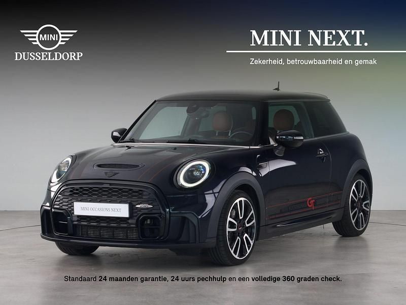 Enigmatic black (donker blauw metallic) Gebruikt 2022 Mini Cooper S Hatchback | € 31.950 (Eerlijke prijs) - Afbeelding 1/4