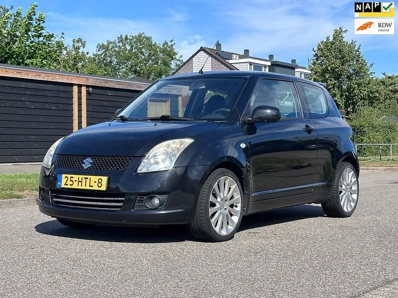 Zwart Gebruikt 2009 Suzuki Swift Hatchback | € 2.950 (Eerlijke prijs) - Afbeelding 1/4