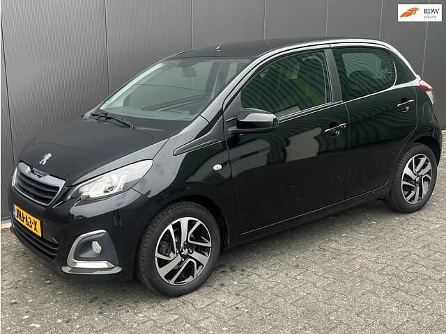 Zwart Gebruikt 2015 Peugeot 108 Allure Hatchback | € 7.490 (Eerlijke prijs) - Afbeelding 1/4