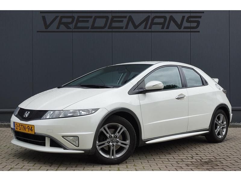 Wit Gebruikt 2011 Honda Civic Hatchback | € 5.950 (Eerlijke prijs) - Afbeelding 1/4