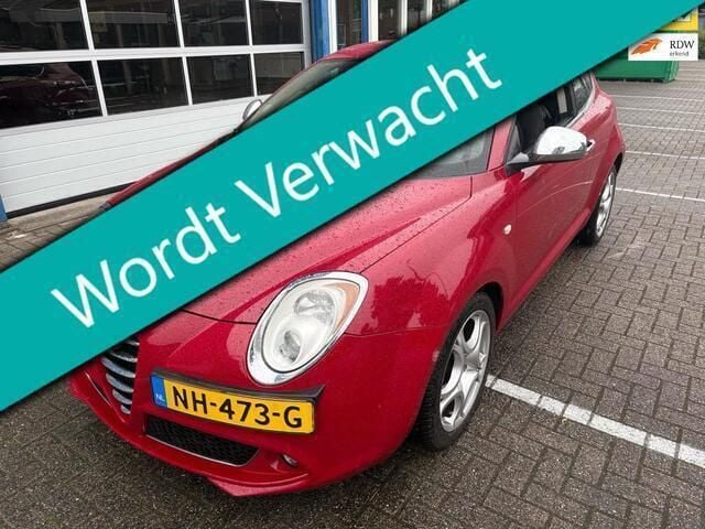 Rood Gebruikt 2012 Alfa Romeo MiTo Distinctive Hatchback | € 7.145 (Eerlijke prijs) - Afbeelding 1/4