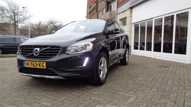 Grijs Gebruikt 2015 Volvo XC60 Kinetic SUV | € 15.750 (Duur) - Afbeelding 1/4