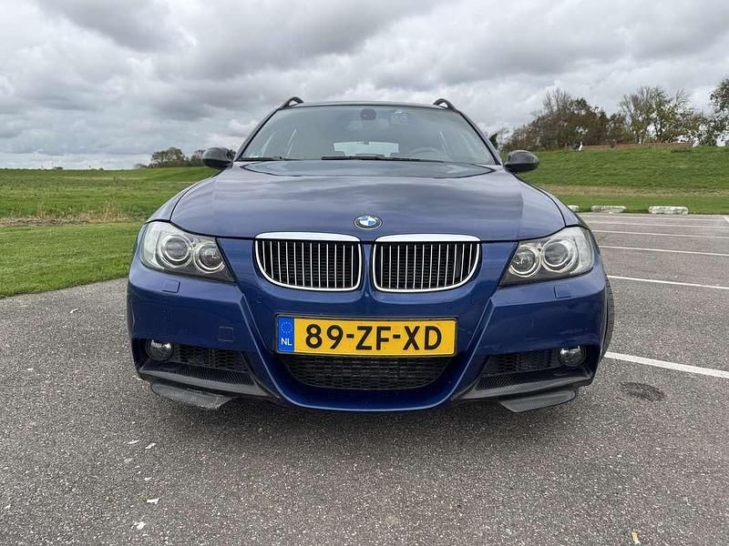 Blauw Gebruikt 2007 BMW 330 Executive Stationwagen | € 8.000 (Goede deal) - Afbeelding 1/4