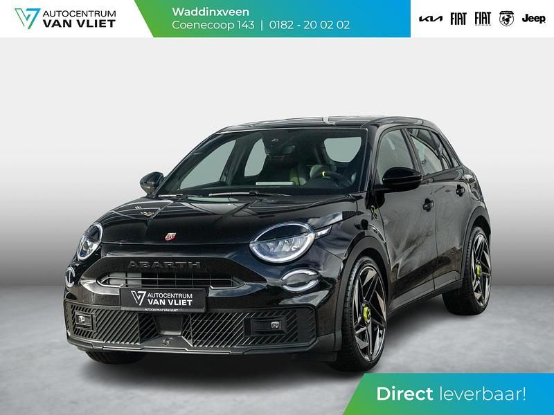 Nieuw Abarth 600e Turismo 11 kW (15 PK) 2025 Zwart SUV