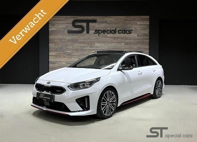 Wit (metallic) Gebruikt 2020 Kia ProCeed Hatchback | € 24.995 (Eerlijke prijs) - Afbeelding 1/4