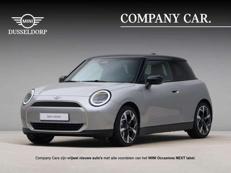 Grijs Gebruikt 2025 Mini Cooper Favoured Hatchback | € 33.950 - Afbeelding 1/4