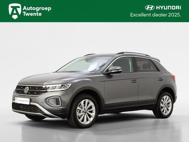 Grijs Gebruikt 2025 VW T-Roc Life SUV | € 36.900 (Eerlijke prijs) - Afbeelding 1/4