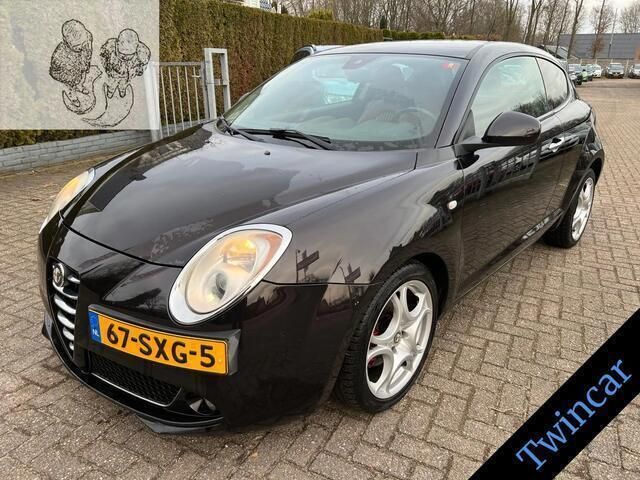 Zwart Gebruikt 2012 Alfa Romeo MiTo Distinctive Hatchback | € 2.350 (Eerlijke prijs) - Afbeelding 1/4