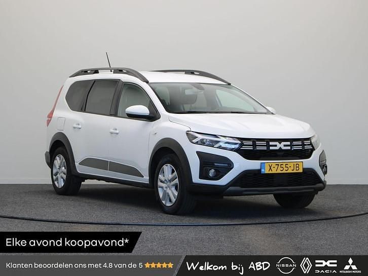 Wit Gebruikt 2023 Dacia Jogger Expression MPV | € 16.445 (Eerlijke prijs) - Afbeelding 1/4