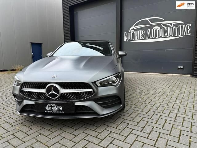 Grijs Gebruikt 2020 Mercedes CLA200 Shooting Brake Premium Plus Stationwagen | € 22.950 (Eerlijke prijs) - Afbeelding 1/4