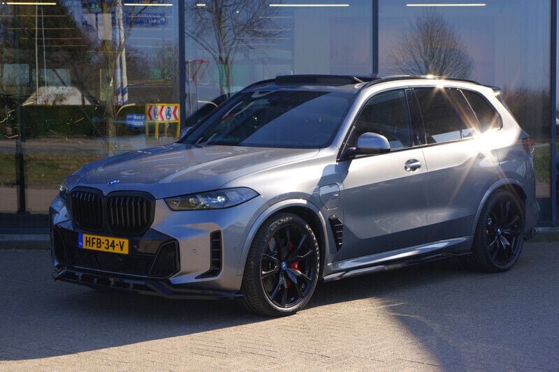 Grijs Gebruikt 2024 BMW X5 M Sport SUV | € 104.950 (Eerlijke prijs) - Afbeelding 1/4