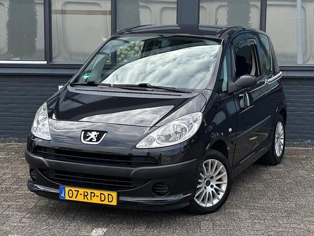 Occasion Peugeot 1007 73 PK (53 kW) 2005 Zwart MPV