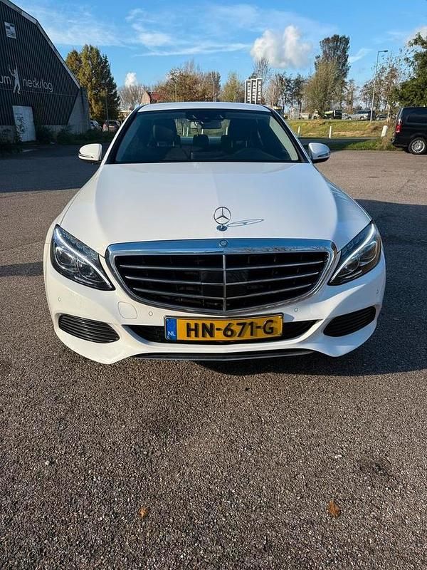 Gebruikt 2015 Mercedes C350 | € 16.500 (Duur) - Afbeelding 1/4