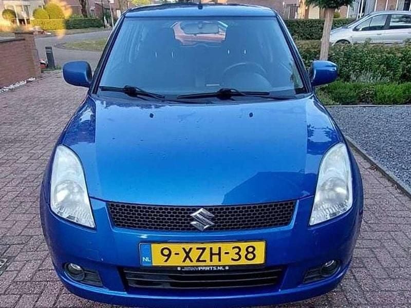 Blauw Gebruikt 2006 Suzuki Swift GLS Hatchback | € 750 (Super prijs) - Afbeelding 1/4