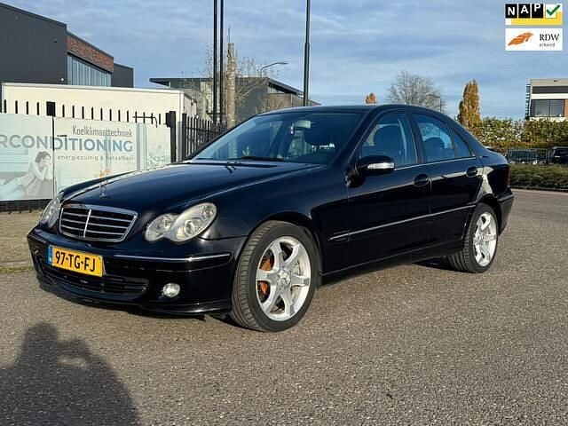 Zwart Gebruikt 2006 Mercedes C320 Avantgarde Sedan | € 2.950 - Afbeelding 1/4