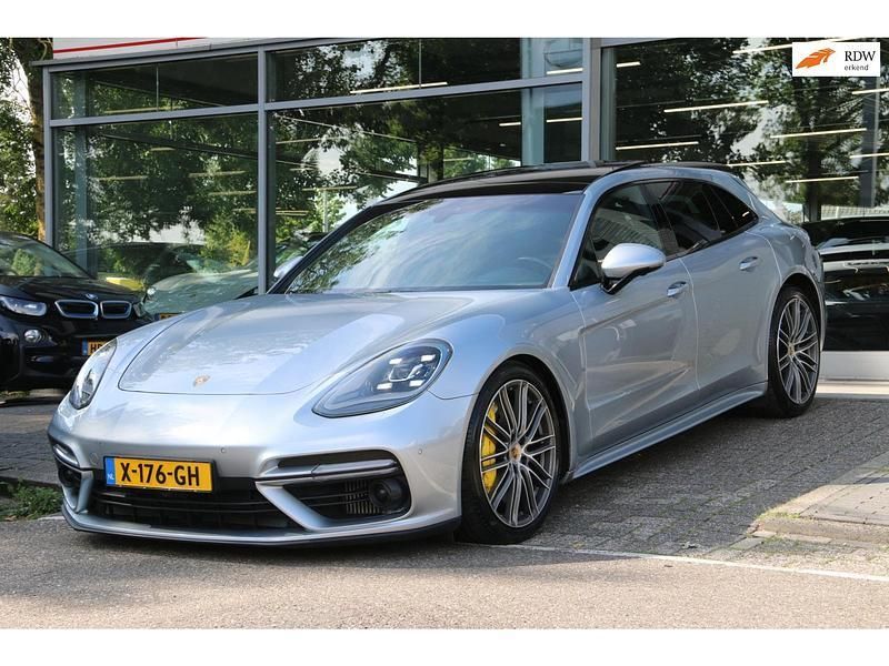 Grijs Gebruikt 2019 Porsche Panamera Turbo S Sedan | € 89.395 - Afbeelding 1/4