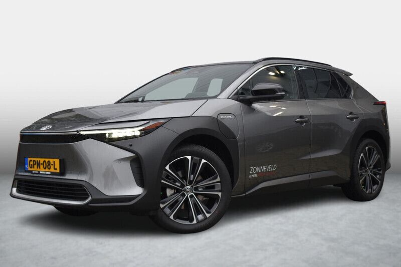 Grijs Gebruikt 2024 Toyota bZ4X Premium SUV | € 47.999 - Afbeelding 1/4