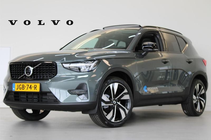 Groen Occasion 2025 Volvo XC40 Plus SUV | € 57.795 - Afbeelding 1/4