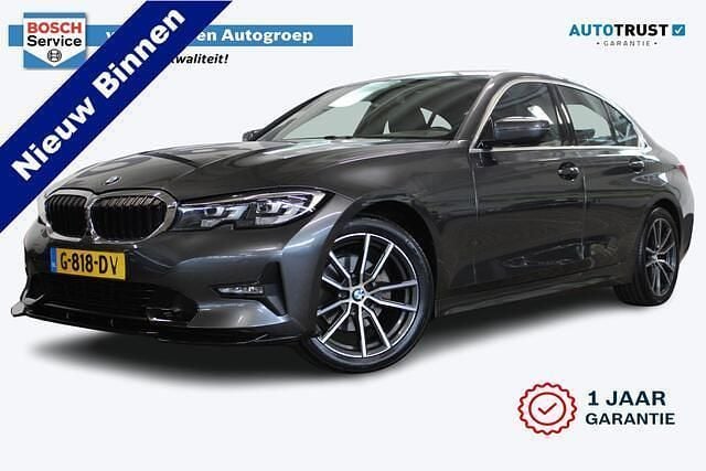 Grijs Gebruikt 2019 BMW 320 Executive Sedan | € 26.450 (Goede deal) - Afbeelding 1/4