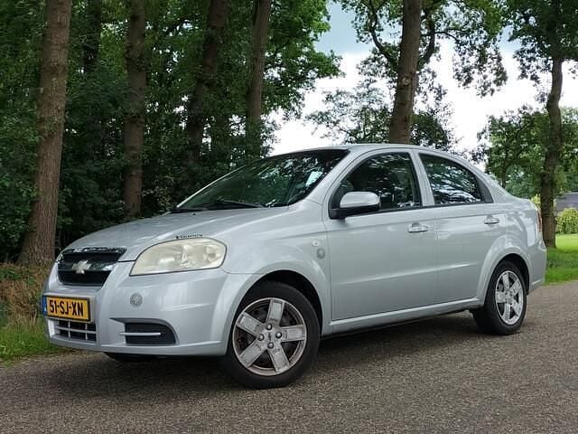 Grijs Gebruikt 2006 Chevrolet Aveo Sedan | € 999 (Goede deal) - Afbeelding 1/4