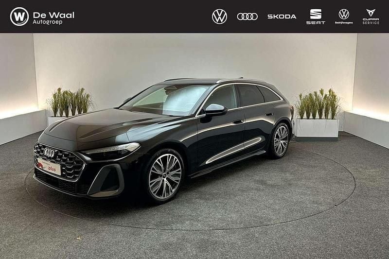 Zwart Gebruikt 2025 Audi A5 Ambiente Stationwagen | € 56.900 - Afbeelding 1/3
