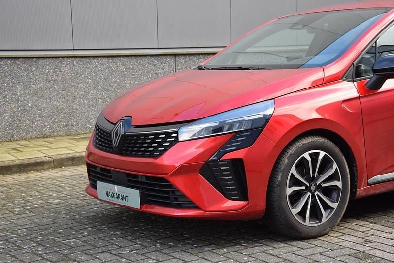 Occasion Renault Clio V Techno 91 PK (66 kW) 2024 Rood Hatchback