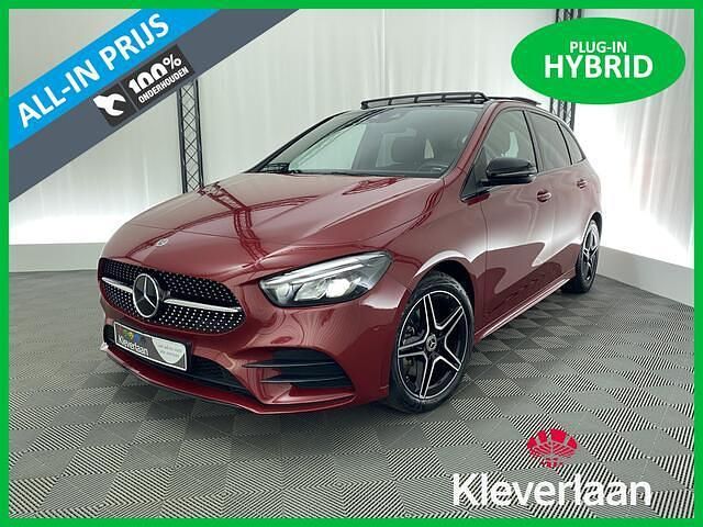 Rood Gebruikt 2022 Mercedes B250 AMG MPV | € 34.695 (Duur) - Afbeelding 1/3