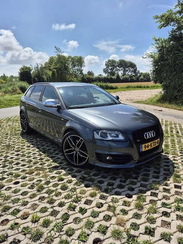 Grijs Gebruikt 2010 Audi A3 Sportback Hatchback | € 6.495 (Goede deal) - Afbeelding 1/4
