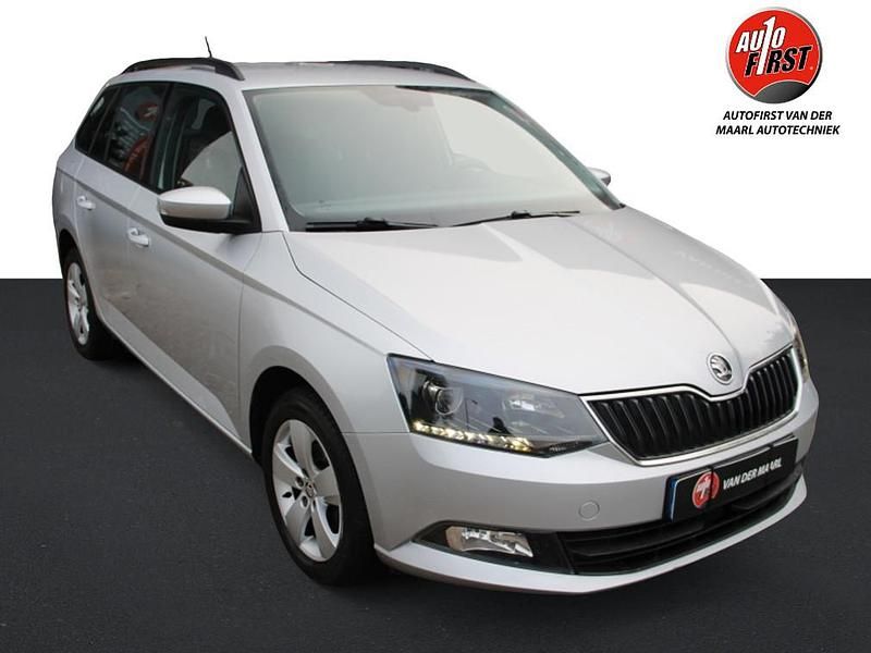 Grijs Occasion 2015 Skoda Fabia Style Stationwagen | € 9.000 (Iets duurder) - Afbeelding 1/4