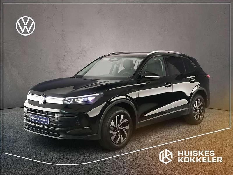 Zwart Nieuw 2025 VW Tiguan Edition SUV | € 50.999 (Super prijs) - Afbeelding 1/4
