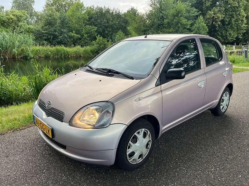 Brons Gebruikt 2001 Toyota Yaris Luna Hatchback | € 1.350 (Goede deal) - Afbeelding 1/4