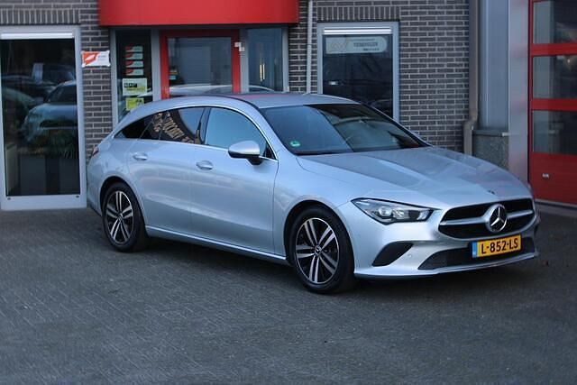 Grijs Gebruikt 2021 Mercedes CLA180 Shooting Brake Luxury Stationwagen | € 24.999 (Super prijs) - Afbeelding 1/4