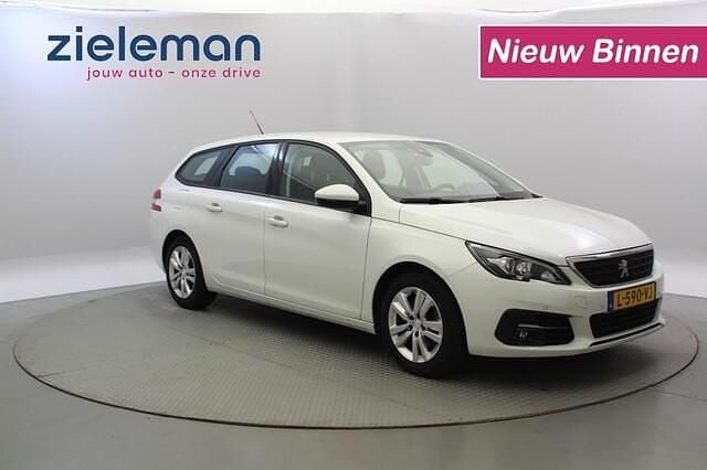Wit Gebruikt 2021 Peugeot 308 Active Hatchback | € 10.845 (Eerlijke prijs) - Afbeelding 1/4