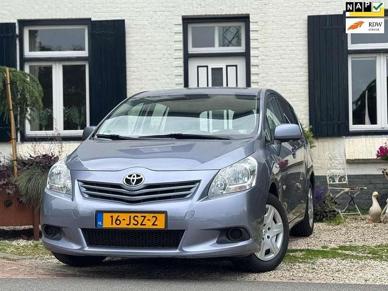 Blauw Gebruikt 2009 Toyota Verso Comfort MPV | € 5.750 (Eerlijke prijs) - Afbeelding 1/4