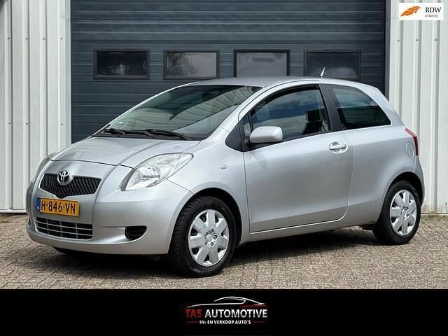 Grijs Gebruikt 2007 Toyota Yaris Hatchback | € 1.950 (Super prijs) - Afbeelding 1/4