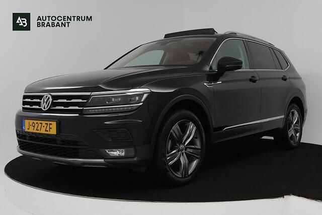 Zwart Gebruikt 2020 VW Tiguan Allspace Comfortline SUV | € 29.945 (Eerlijke prijs) - Afbeelding 1/4