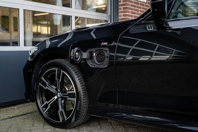 Occasion BMW 330 M Sport 291 PK (214 kW) 2025 Zwart Sedan